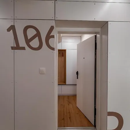 Apartamento Uplne Novy Pri Auparku 1 , Center Pre 4 Osoby *