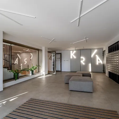 Uplne Novy Pri Auparku, Center Pre 4 Osoby Апартаменты Кошице