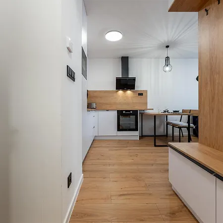 Uplne Novy Pri Auparku 1 , Center Pre 4 Osoby