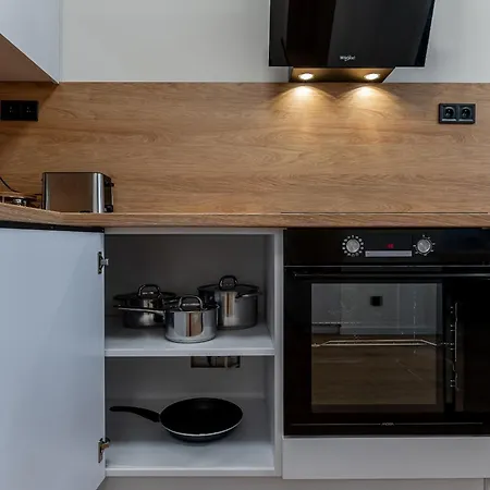 Uplne Novy Pri Auparku 1 , Center Pre 4 Osoby Apartamento *