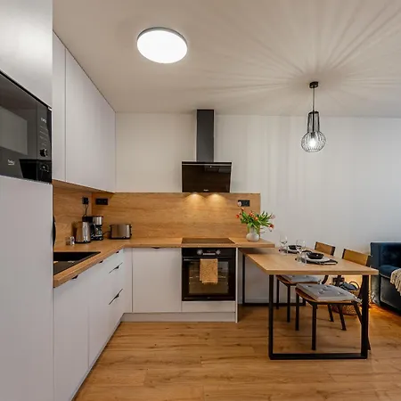 Apartman Uplne Novy Pri Auparku 1 , Center Pre 4 Osoby *