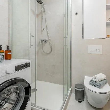 Uplne Novy Pri Auparku, Center Pre 4 Osoby Апартаменты *