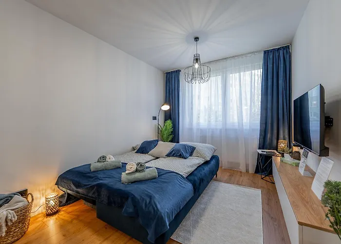 Uplne Novy Pri Auparku 1 , Center Pre 4 Osoby Appartamento *